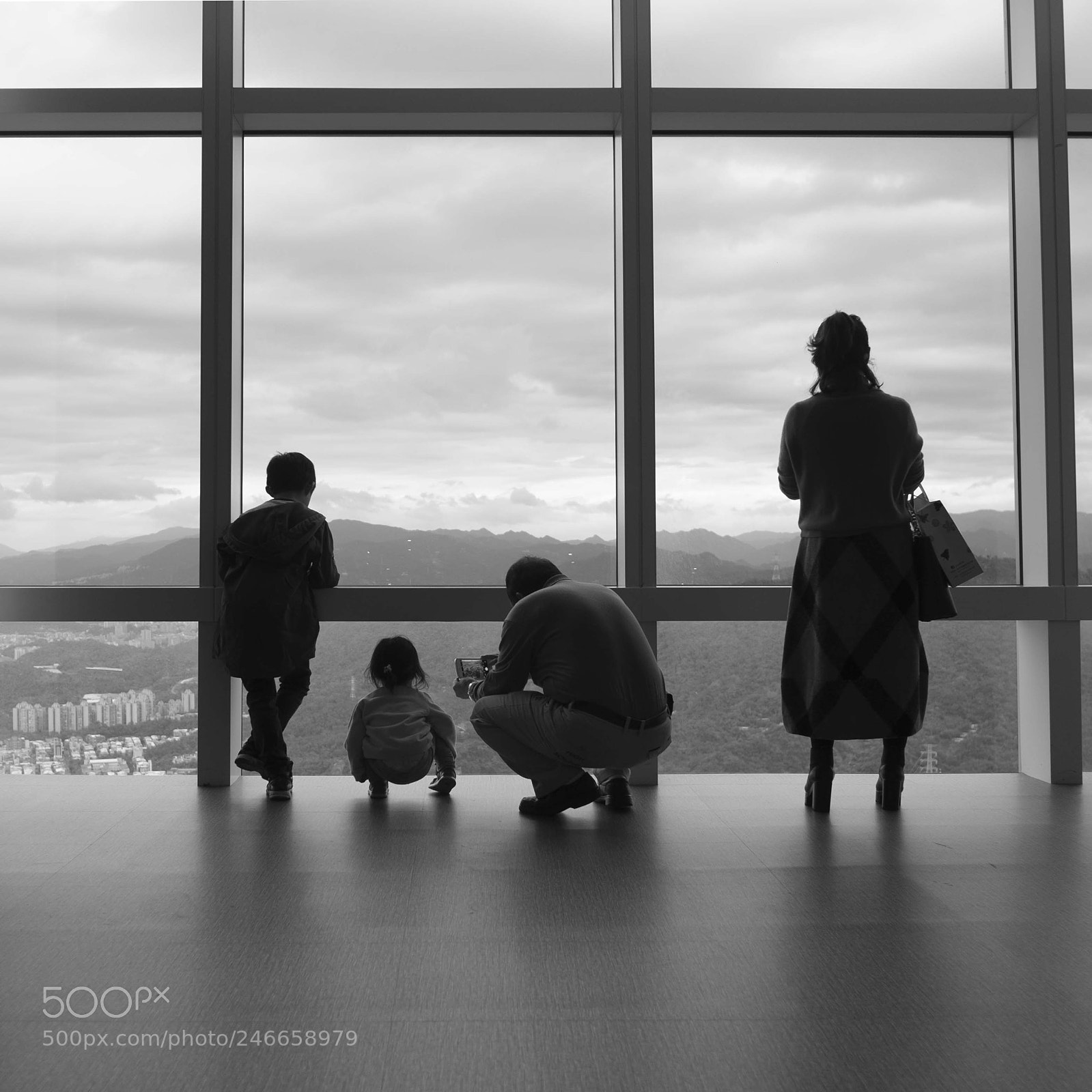 Fujifilm X-Pro1 sample photo. The taipei 101 indoor photography