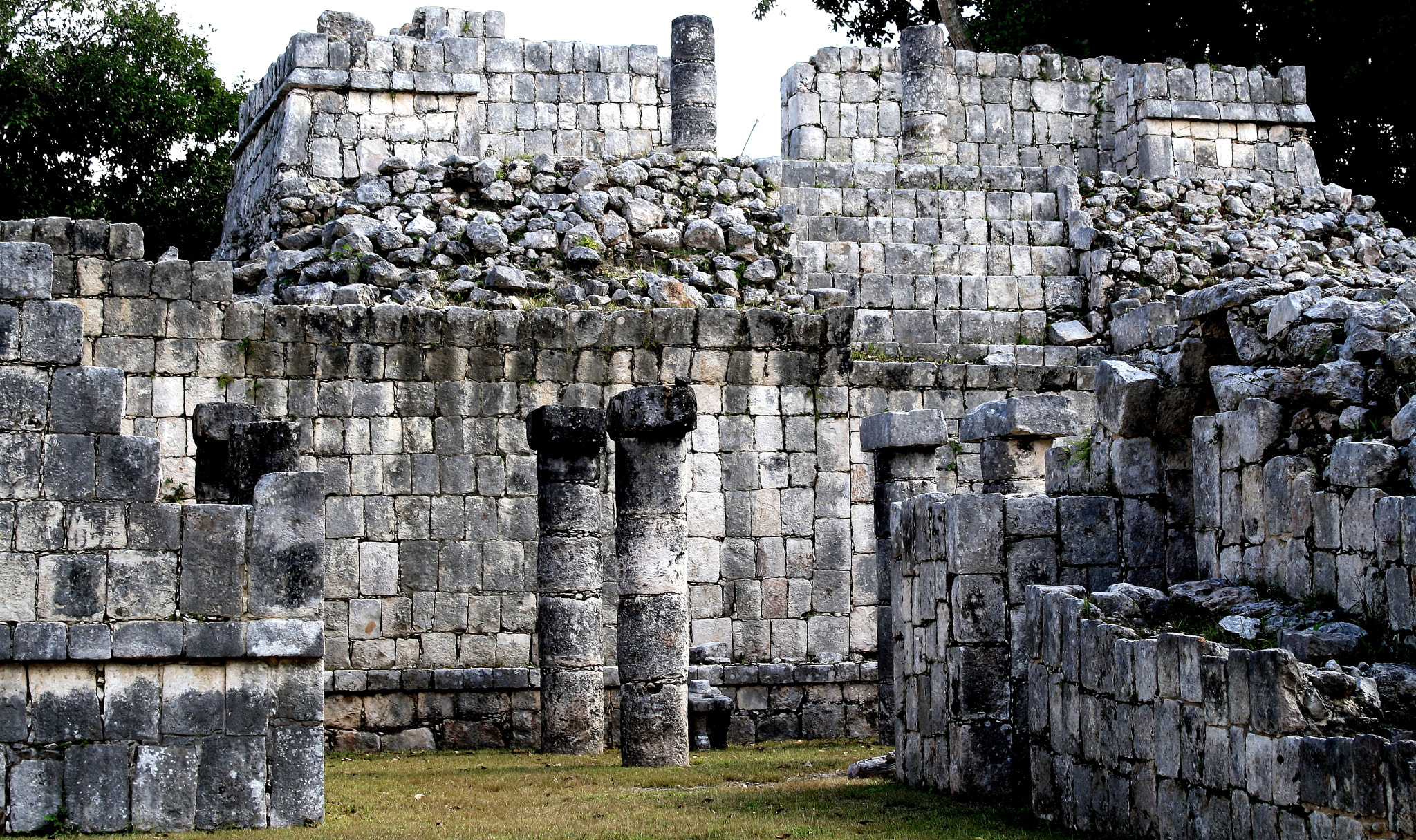 Canon EOS 1000D (EOS Digital Rebel XS / EOS Kiss F) sample photo. Old temple2 photography
