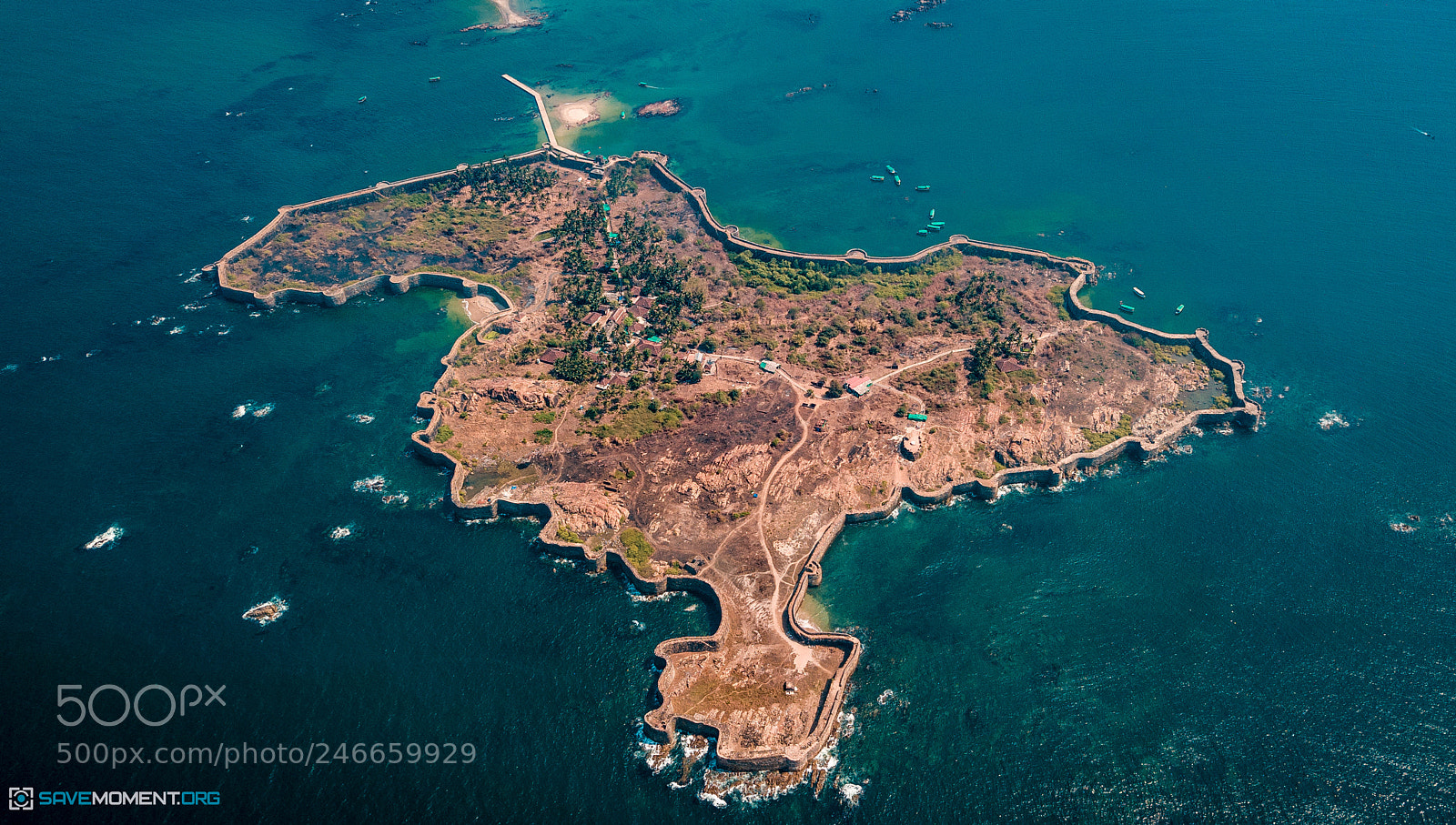 DJI FC220 sample photo. Island-fortress photography