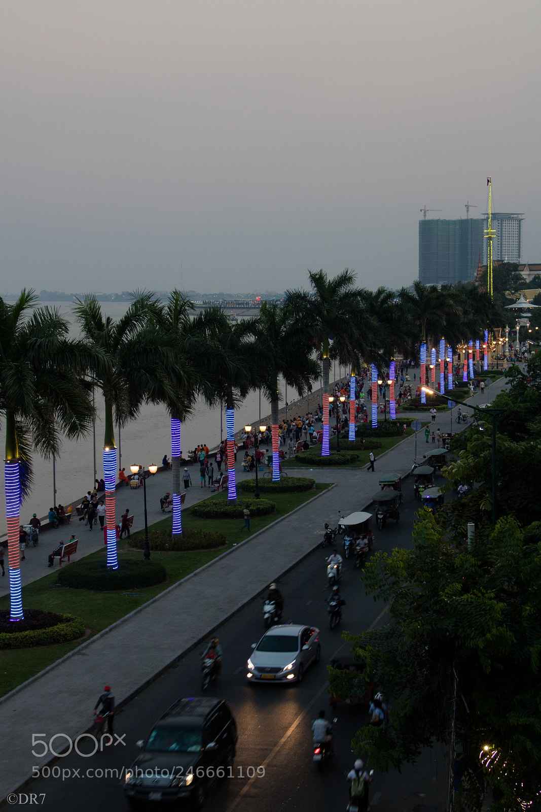 Canon EOS 750D (EOS Rebel T6i / EOS Kiss X8i) sample photo. • phnom penh city  #dr7 photography