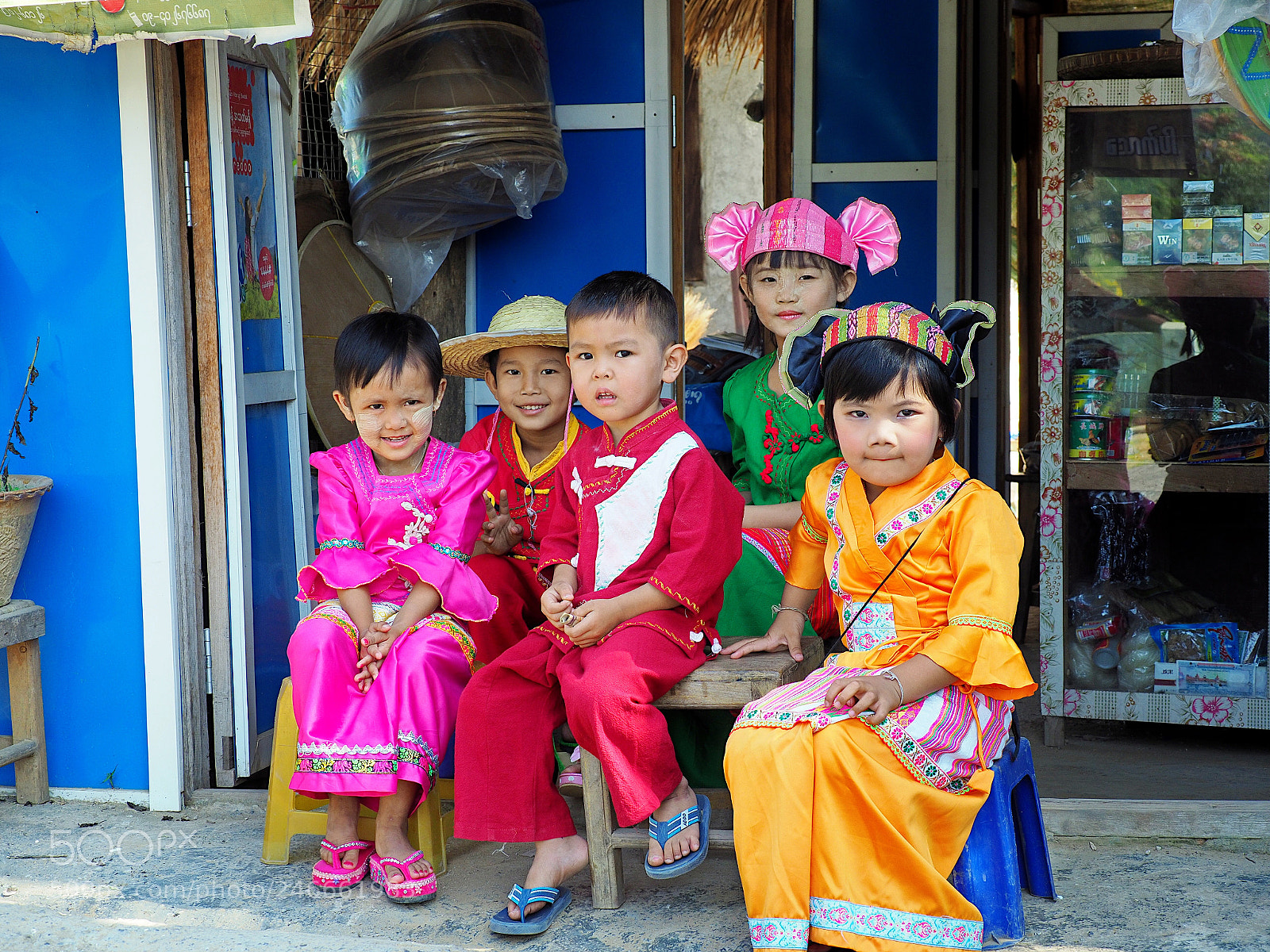 Olympus OM-D E-M1 Mark II sample photo. Children in myanmar photography