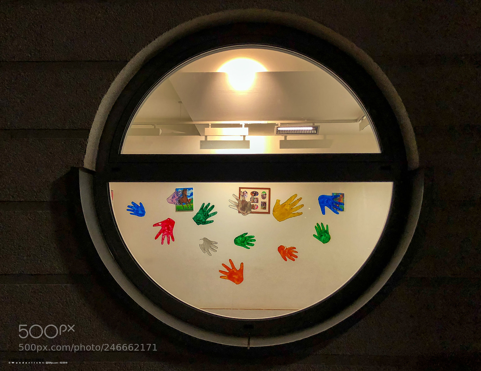 Apple iPhone X sample photo. The round window photography