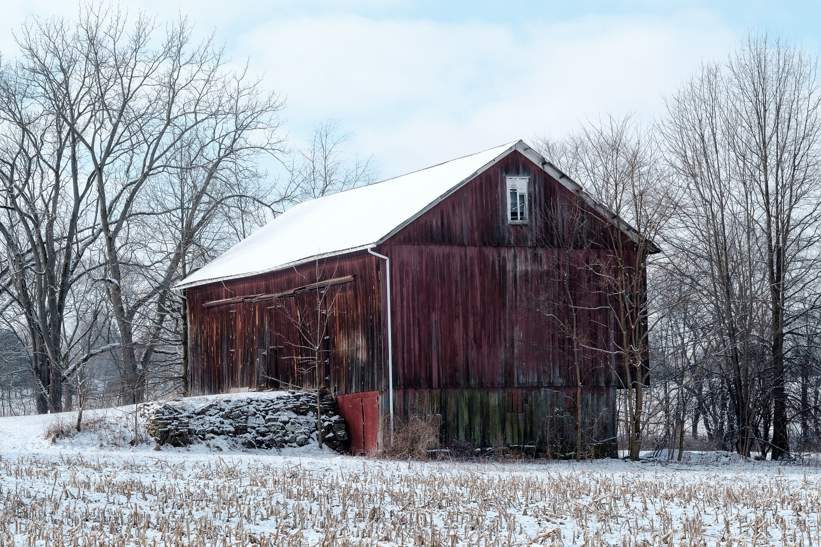 Fujifilm X-T2 sample photo. Barn in winter photography