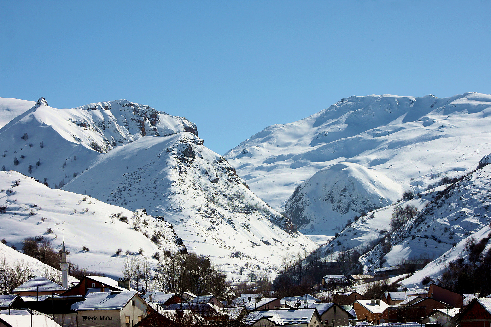 EF75-300mm f/4-5.6 sample photo. Shar-mountain ski center brod photography