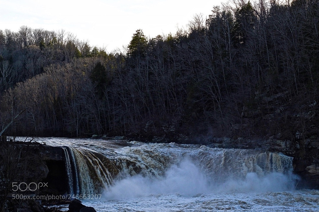 Canon EOS 1300D (EOS Rebel T6 / EOS Kiss X80) sample photo. The flooded cumberland falls! photography