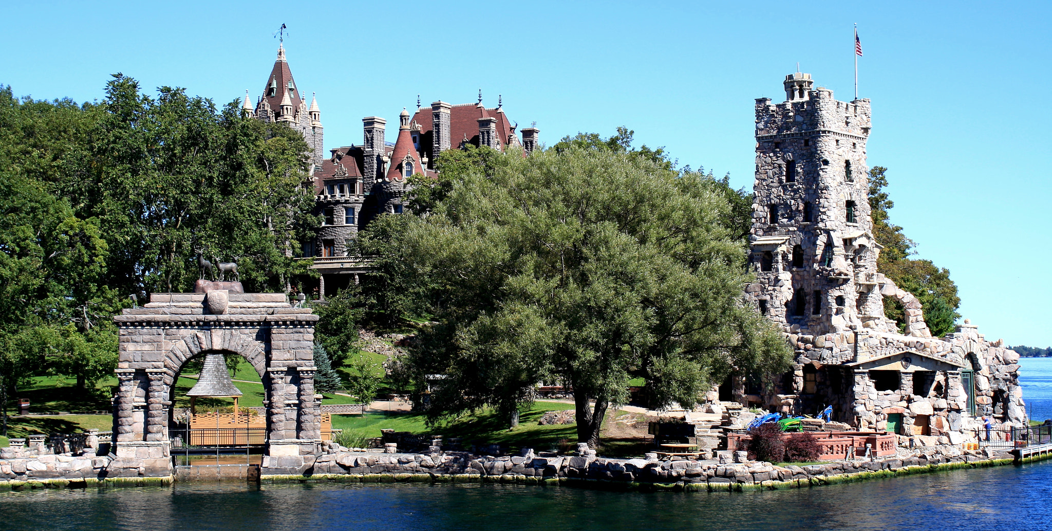 Canon EOS 1000D (EOS Digital Rebel XS / EOS Kiss F) sample photo. Castle in island photography