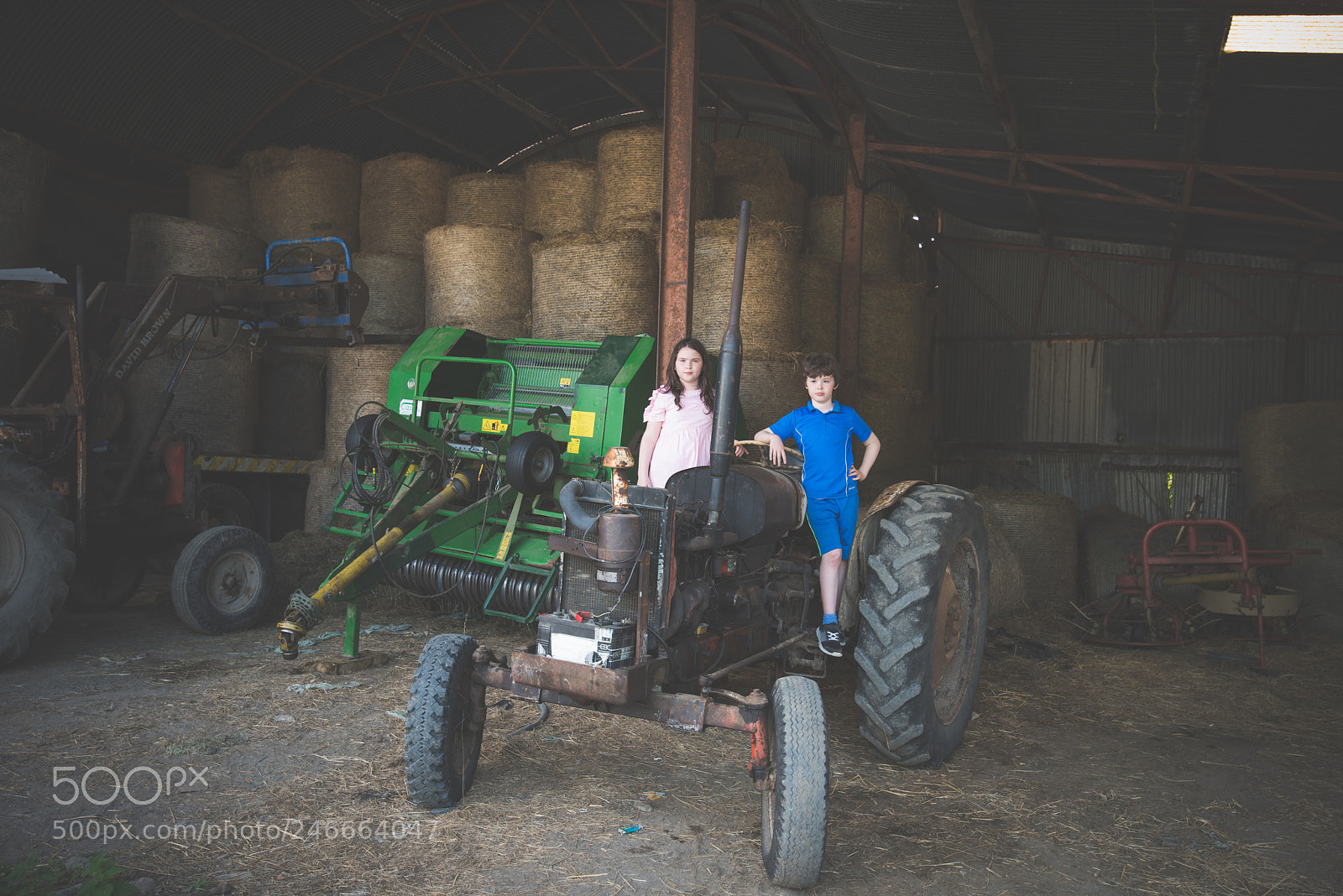 Nikon D810 sample photo. Kids enjoying the old photography