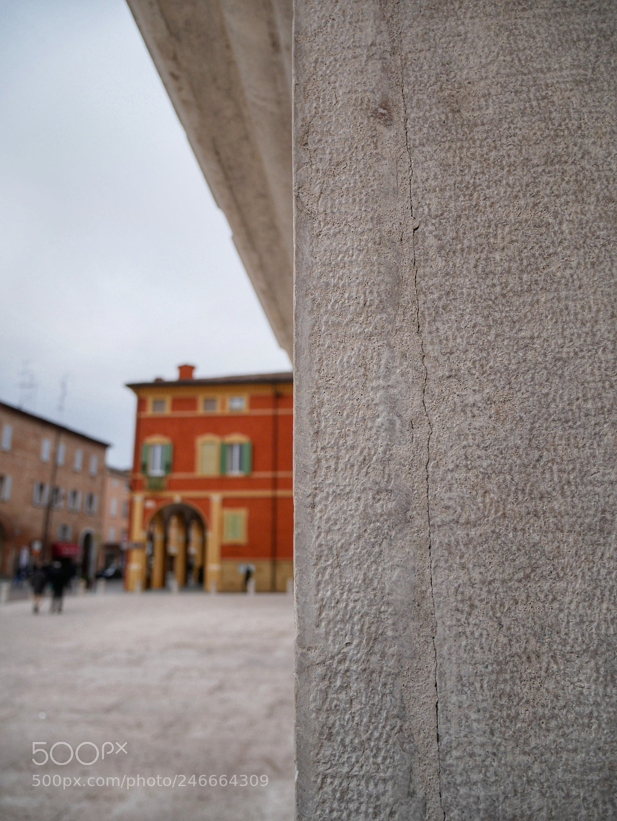 Panasonic Lumix DMC-GX85 (Lumix DMC-GX80 / Lumix DMC-GX7 Mark II) sample photo. Crack photography