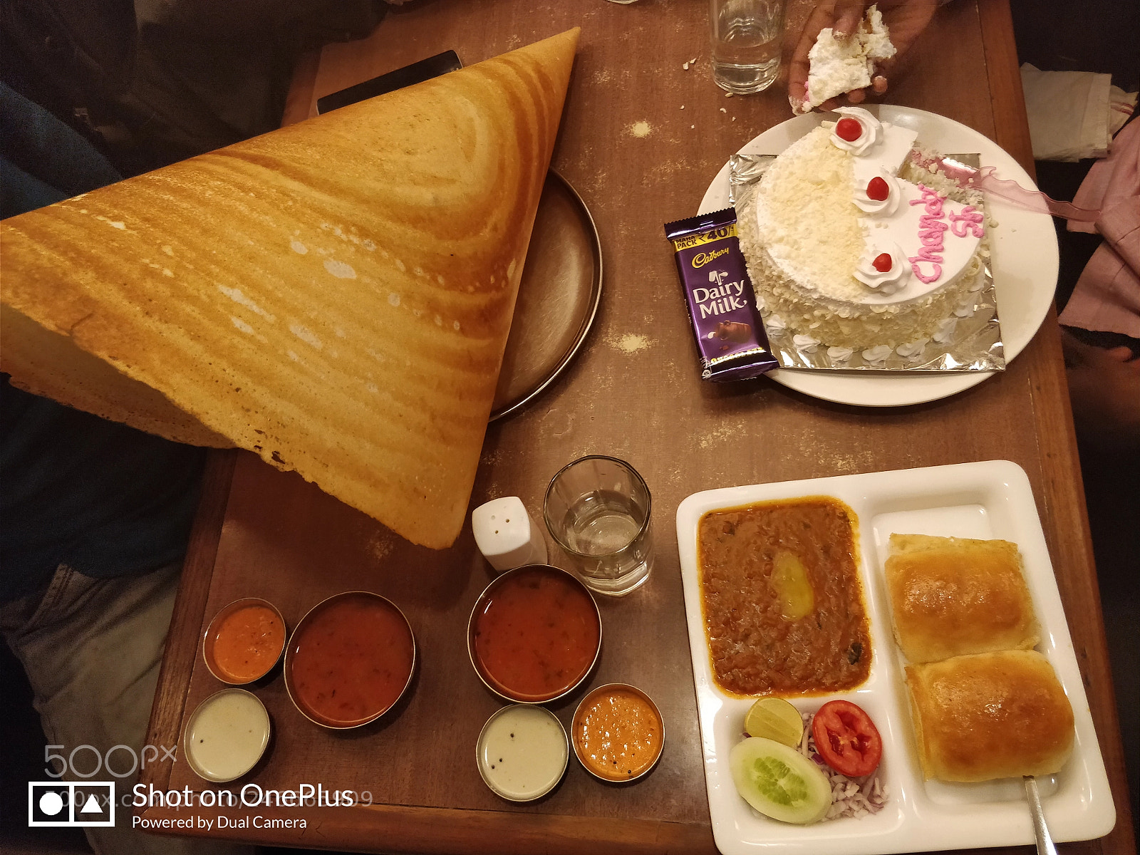 OnePlus 5T sample photo. Birthday party with indian photography