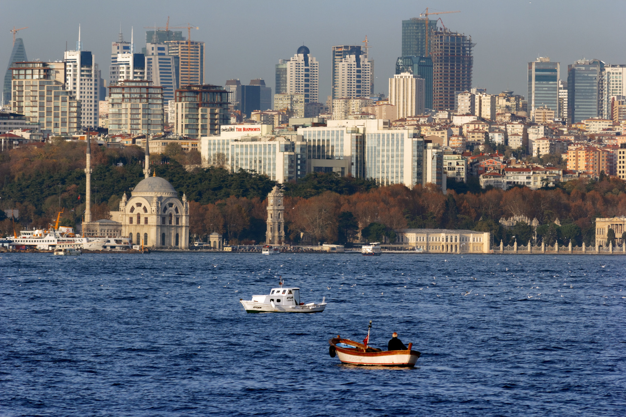 Canon EOS 550D (EOS Rebel T2i / EOS Kiss X4) + Sigma 50-200mm F4-5.6 DC OS HSM sample photo. Istanbul. bosphorus photography