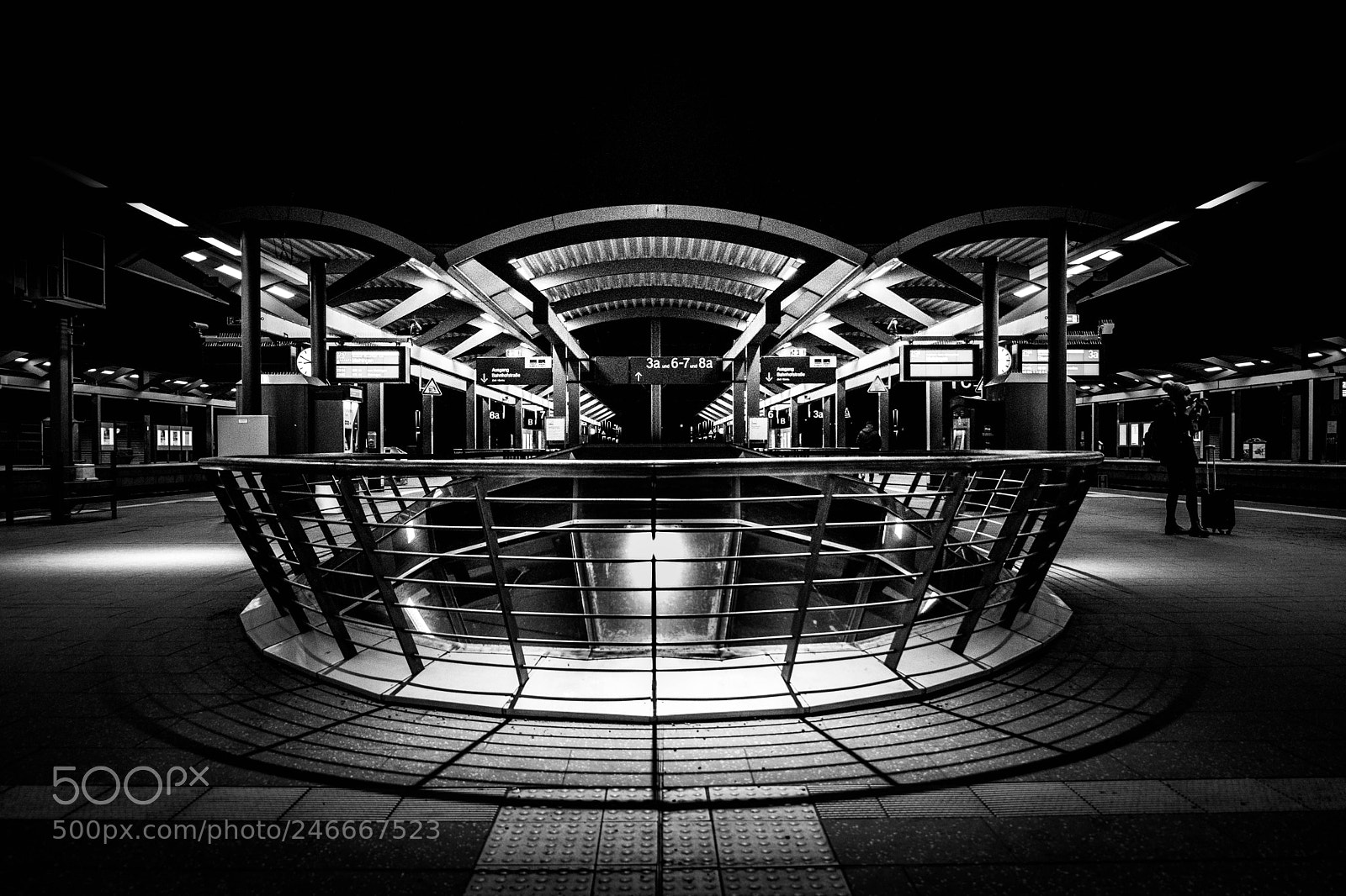 Fujifilm X-T20 sample photo. Beam me up photography