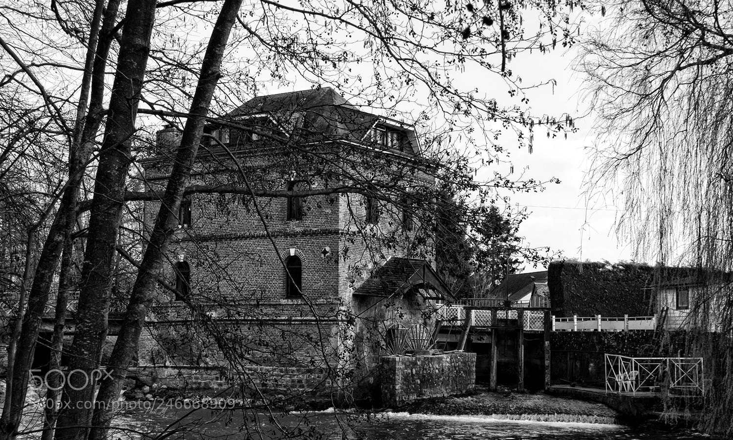 Canon EOS 1200D (EOS Rebel T5 / EOS Kiss X70 / EOS Hi) sample photo. L'ancien moulin à eau photography