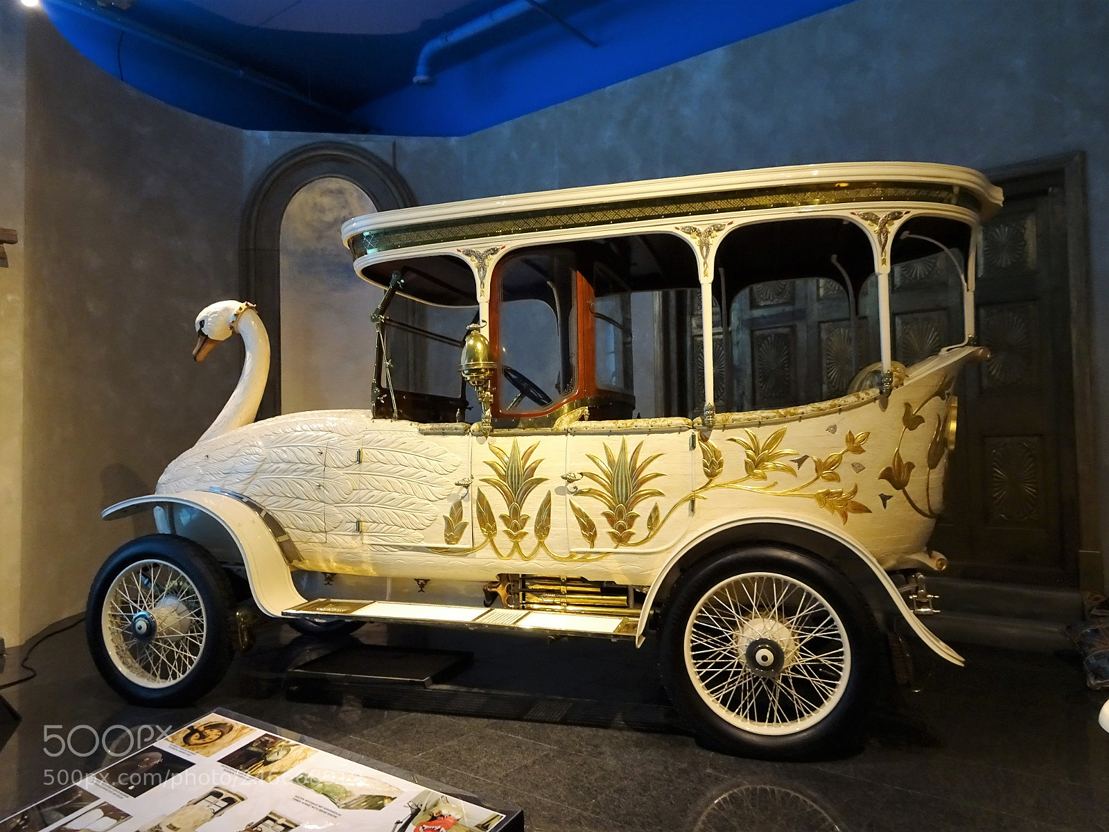 Sony Cyber-shot DSC-HX90V sample photo. Swan car gb photography
