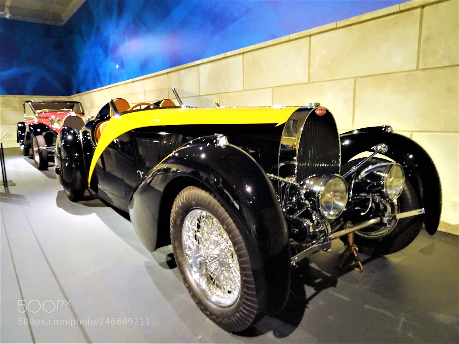 Sony Cyber-shot DSC-HX90V sample photo. Bugatti type roadster grand photography