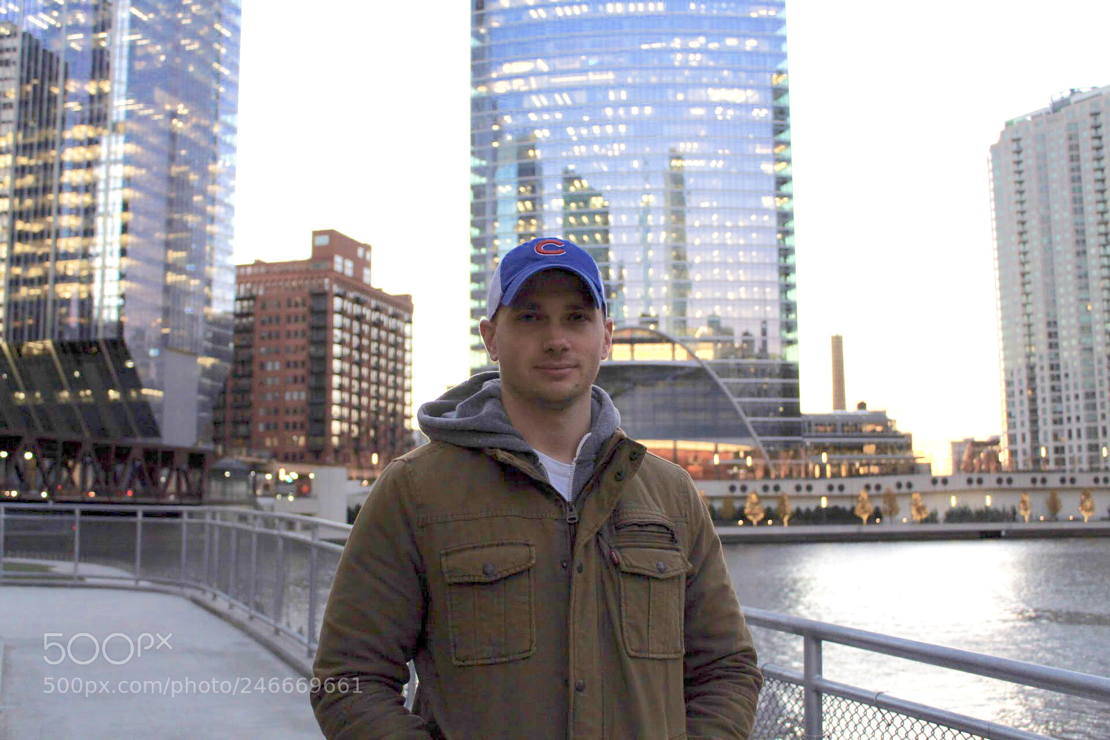 Canon EOS 1300D (EOS Rebel T6 / EOS Kiss X80) sample photo. Chicago river photography