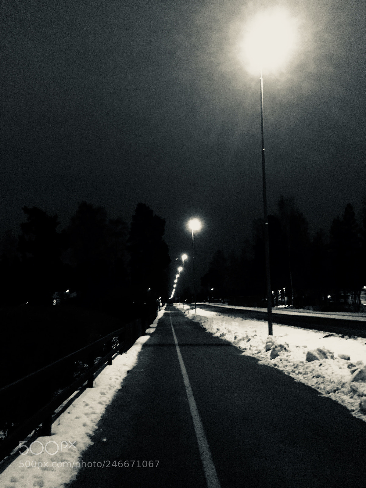 Apple iPhone 6s sample photo. Walking down the street photography