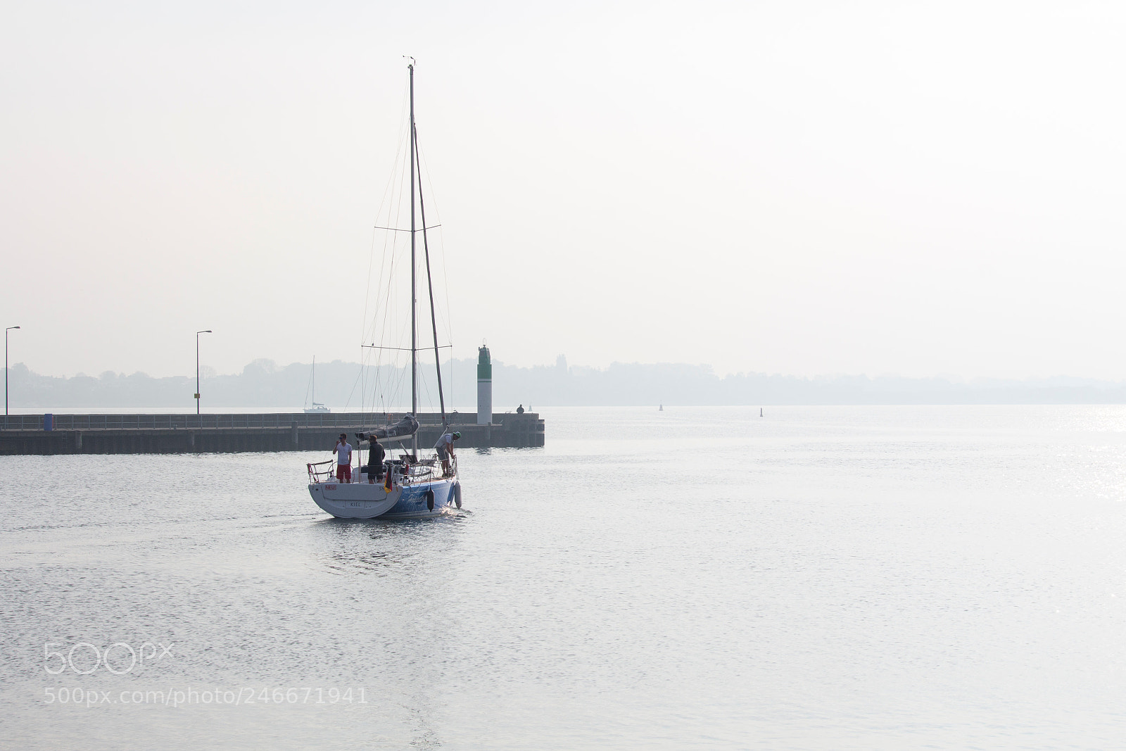 Canon EOS 700D (EOS Rebel T5i / EOS Kiss X7i) sample photo. Sailing into the white photography