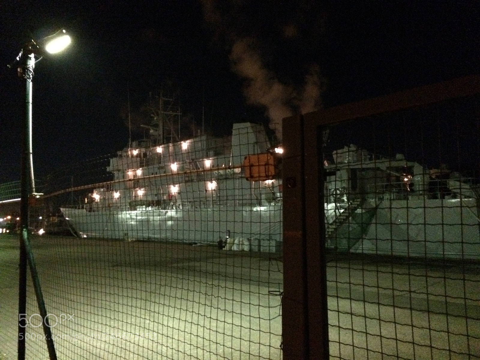 Apple iPhone 5s sample photo. Ship at night photography