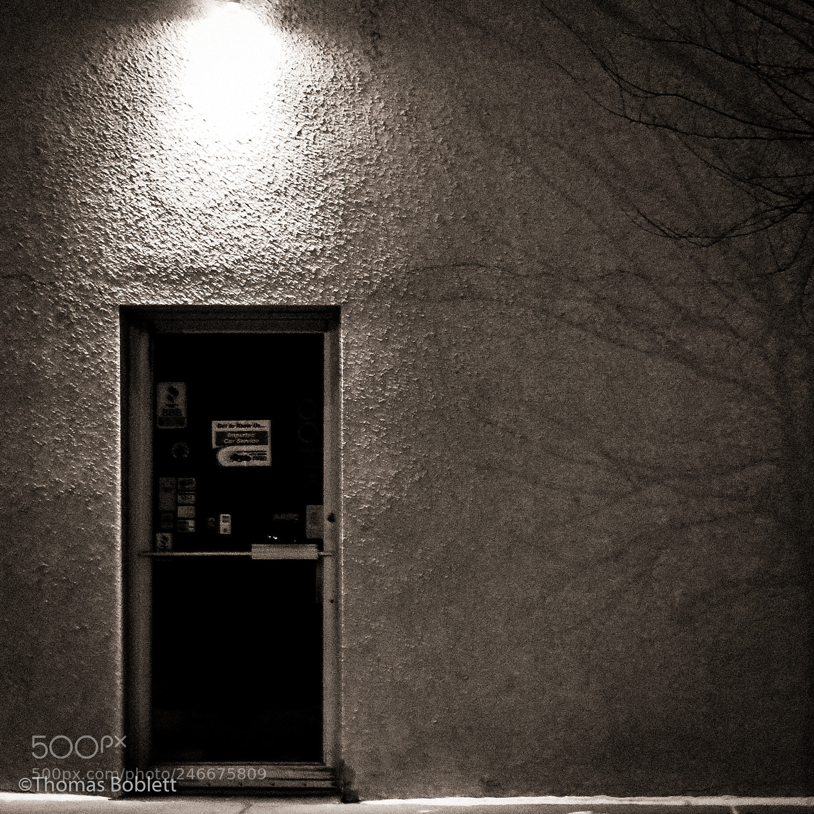 Canon PowerShot G15 sample photo. Night door light photography