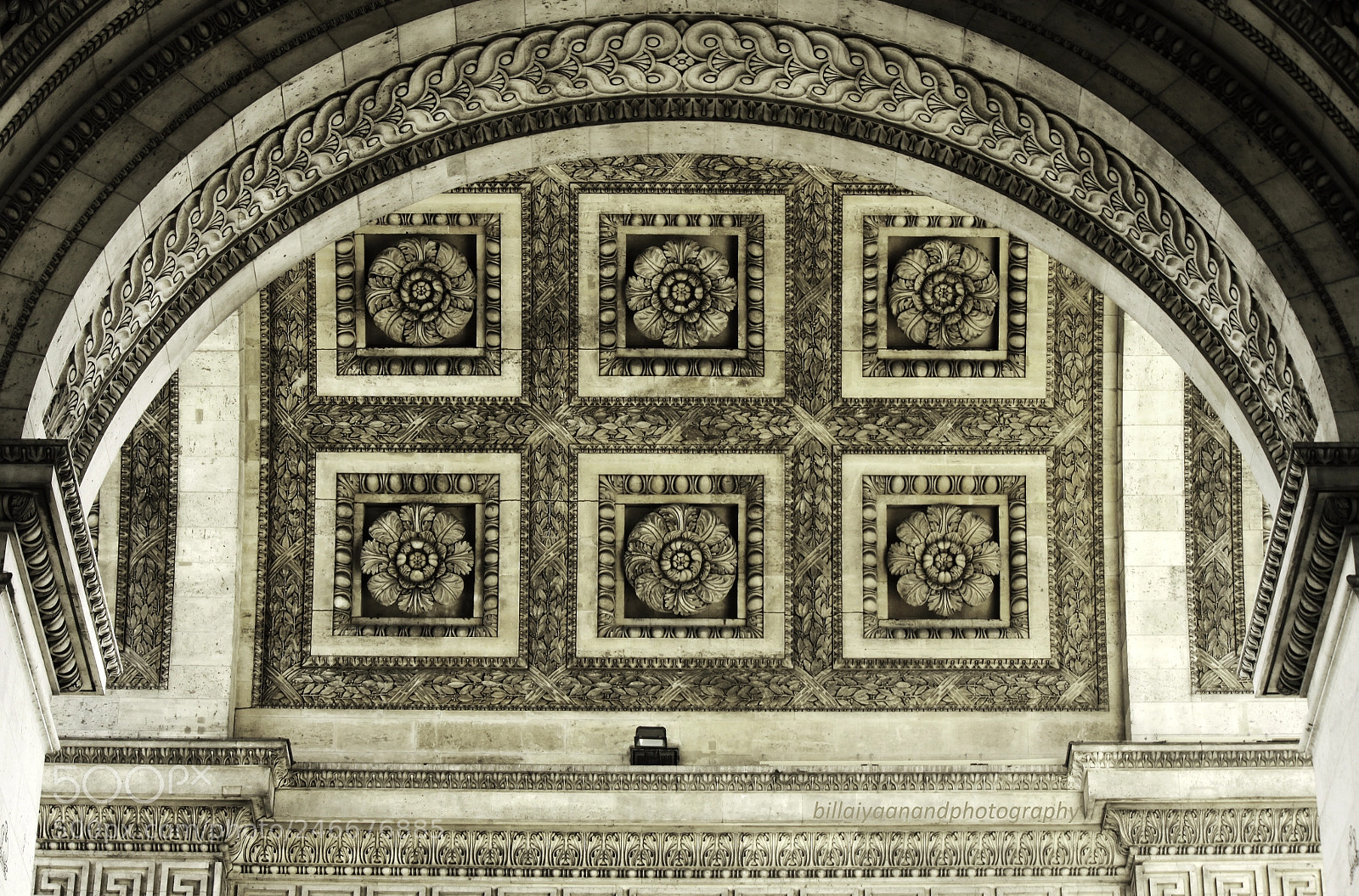 Canon EOS 500D (EOS Rebel T1i / EOS Kiss X3) sample photo. Arc de triomphe photography