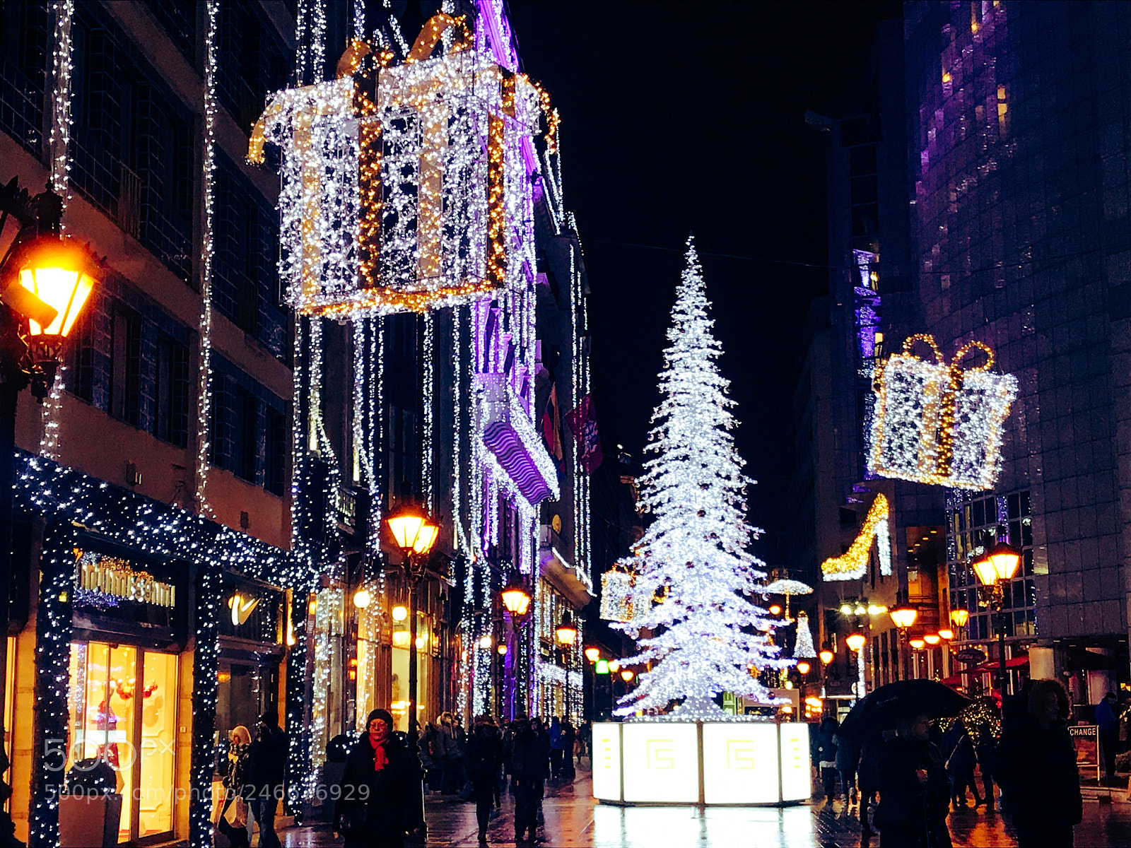 Apple iPhone 7 sample photo. Christmas in europe photography