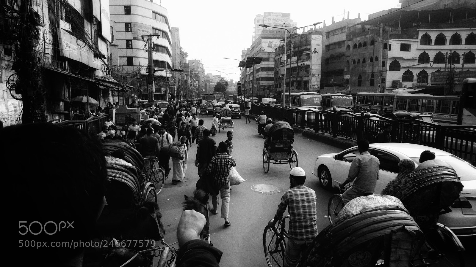 Sony Xperia X sample photo. The busy city life photography