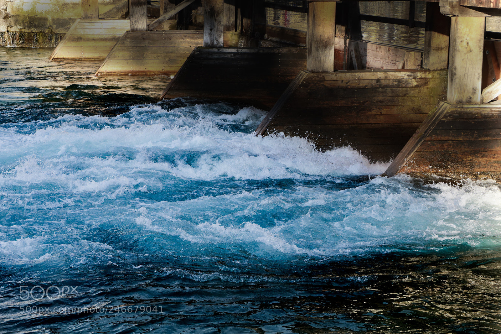 Canon EOS 750D (EOS Rebel T6i / EOS Kiss X8i) sample photo. Thun , water photography