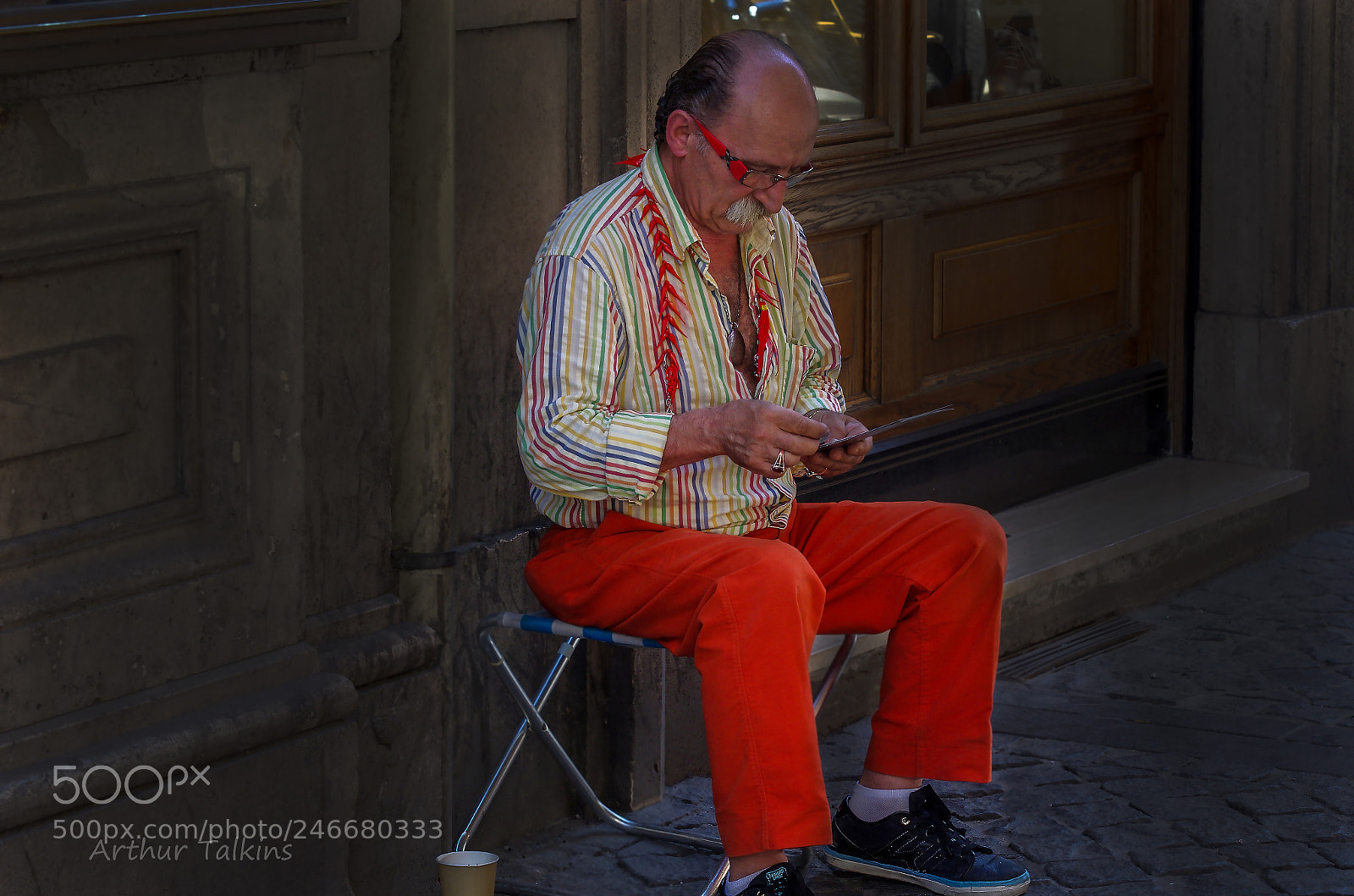 Pentax K-5 sample photo. A dandy, graces the photography