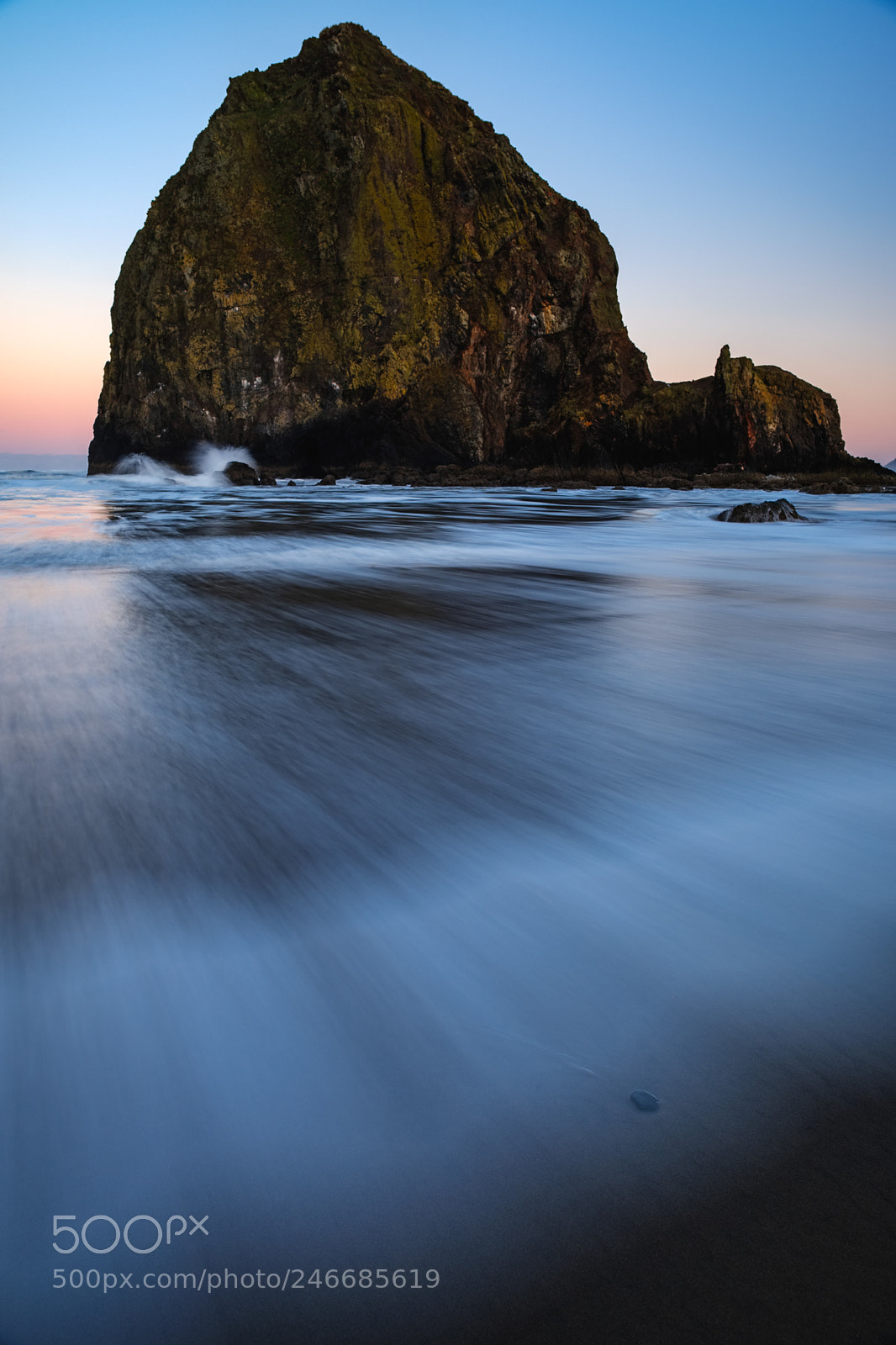 Fujifilm X-T2 sample photo. Cannon beach compelling imaging photography
