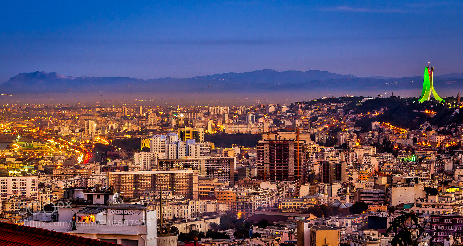 Canon EOS 600D (Rebel EOS T3i / EOS Kiss X5) sample photo. Algiers by night photography