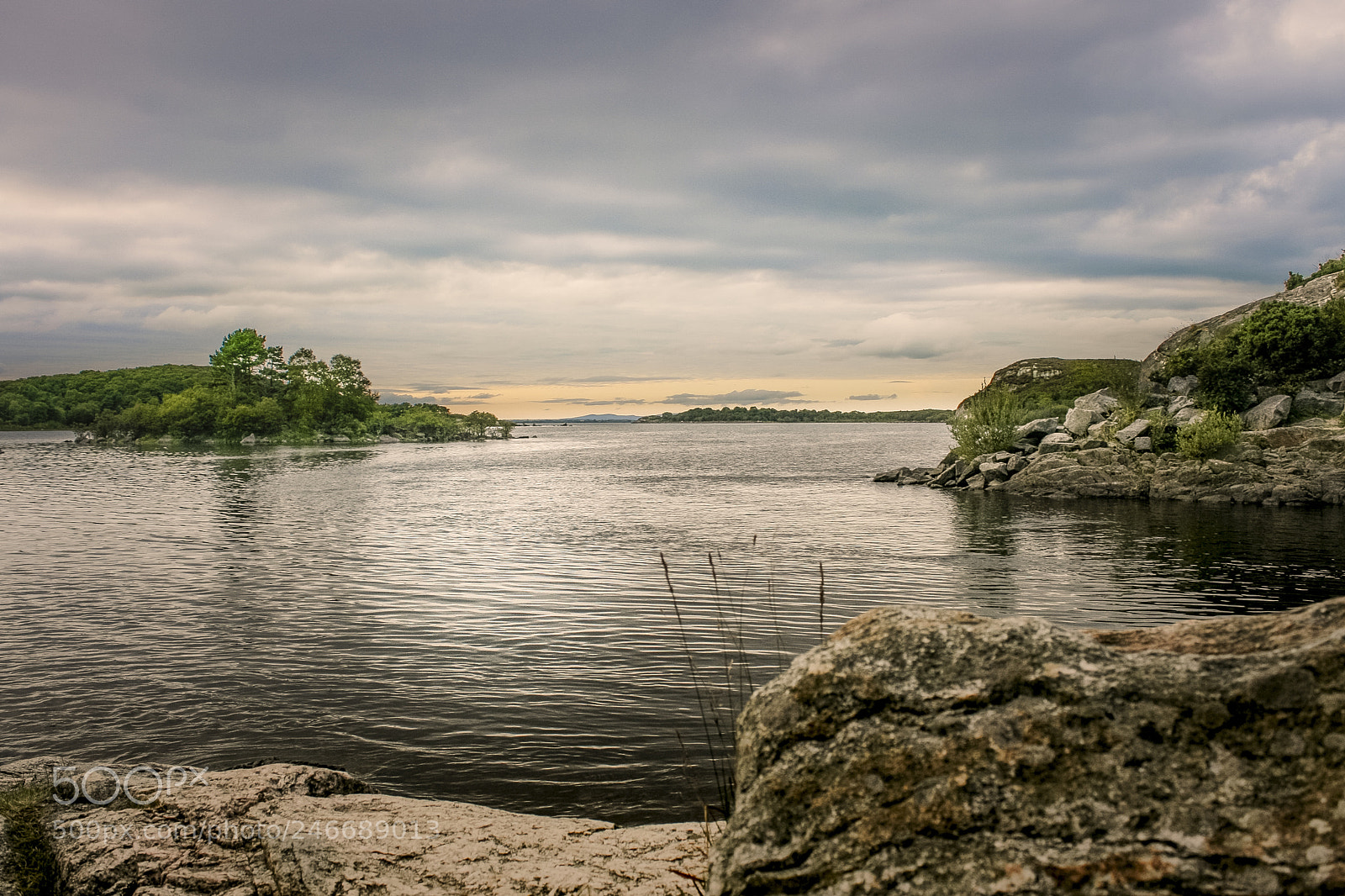Canon EOS 400D (EOS Digital Rebel XTi / EOS Kiss Digital X) sample photo. Lake in ireland photography
