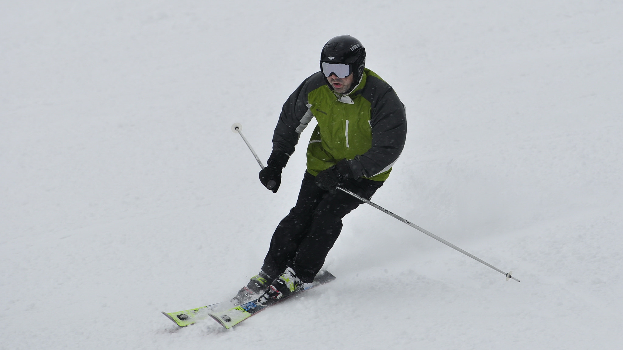 Nikon AF-S Nikkor 70-200mm F2.8G ED VR II sample photo. Skiing photography