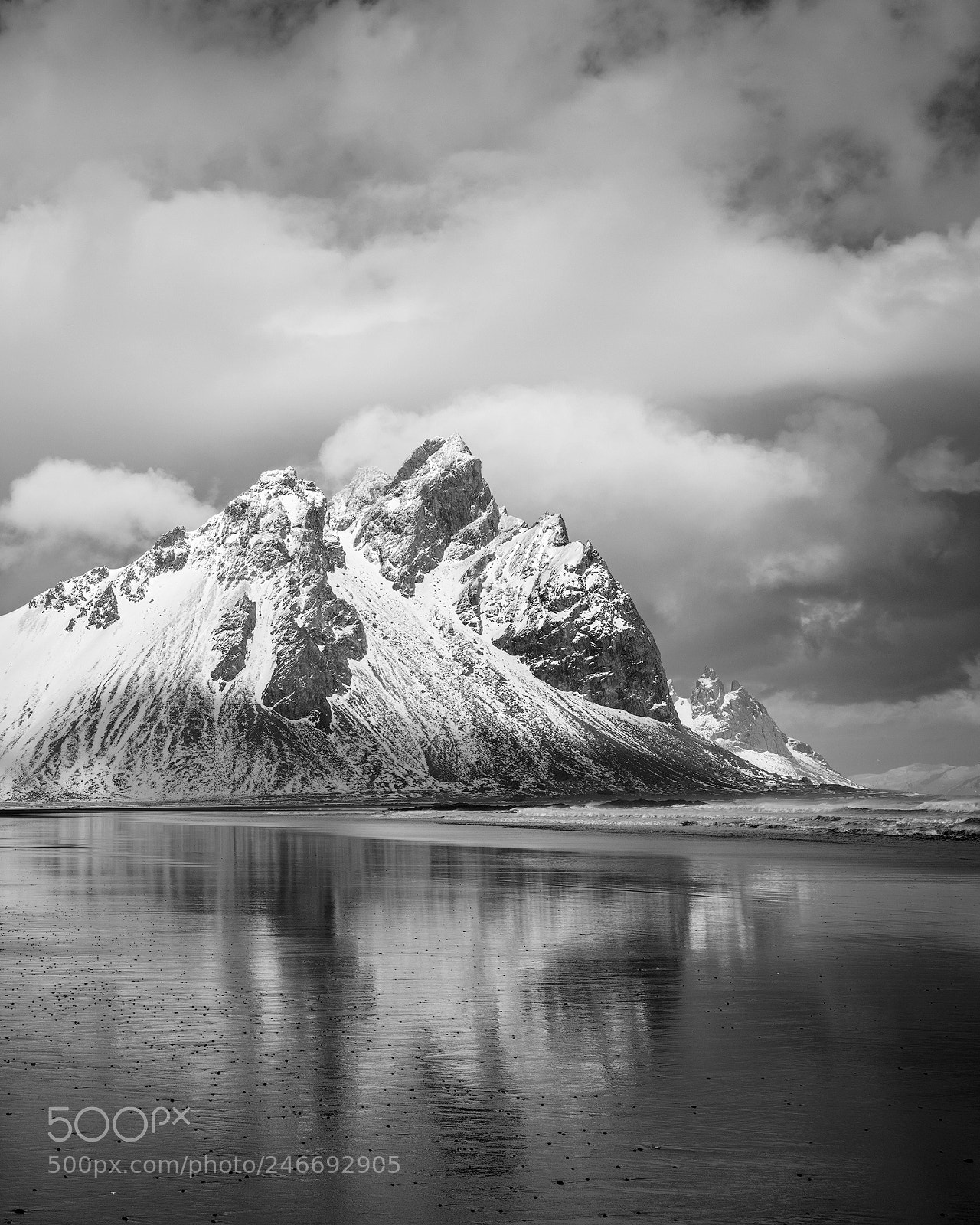 Canon EOS 5DS R sample photo. Vestrahorn b&w photography