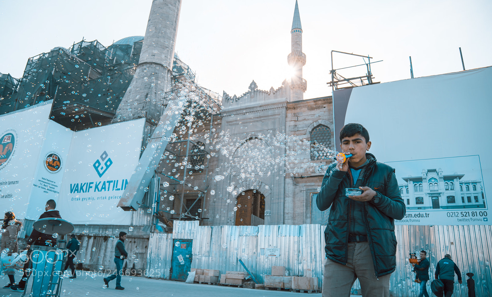 Sony a7R II sample photo. Balloon maker photography