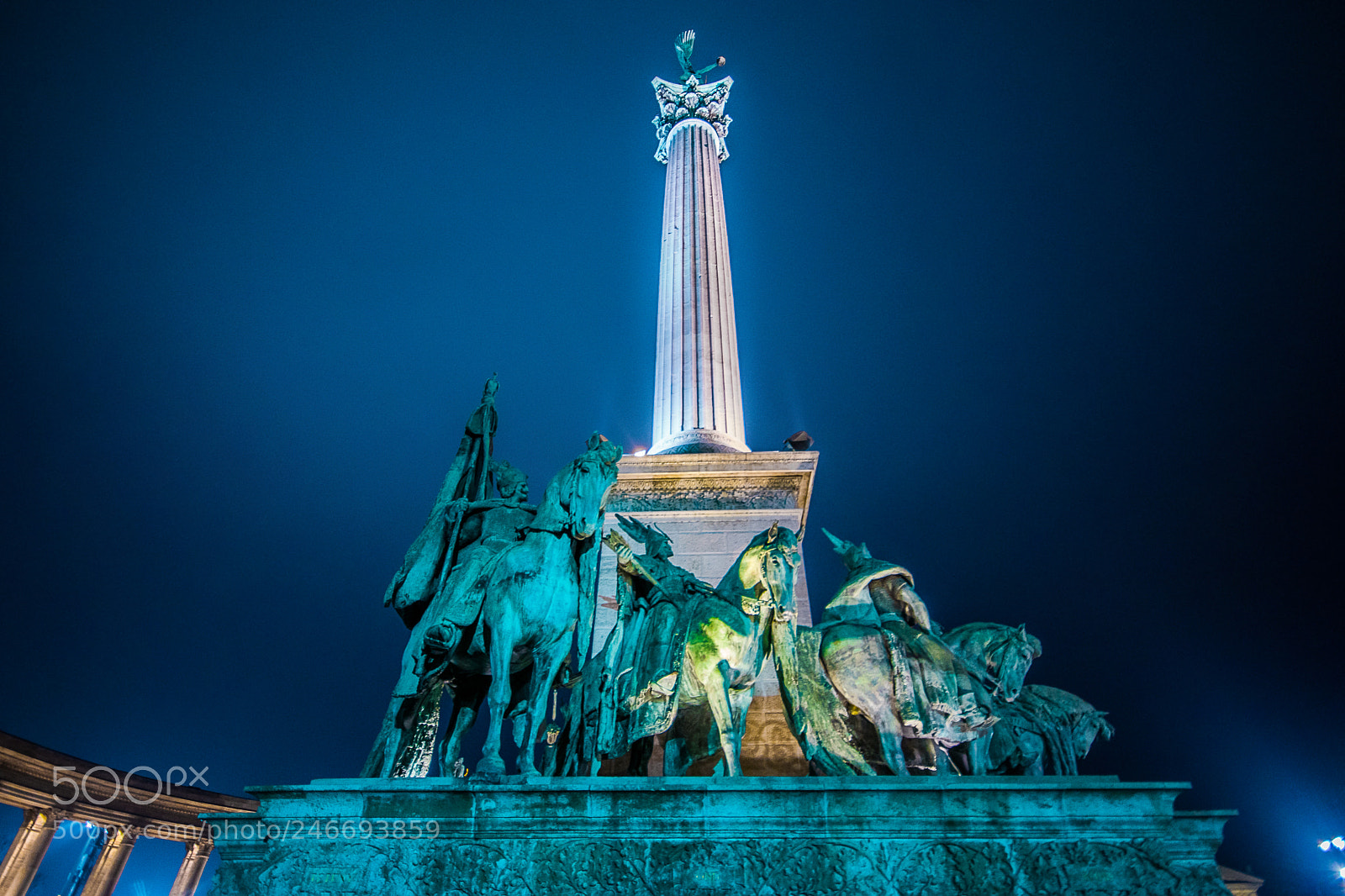 Sony ILCA-77M2 sample photo. Heroes' square photography