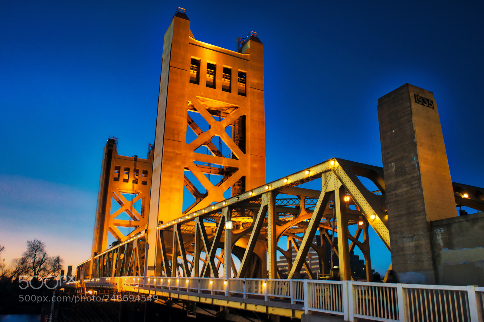 Sony a7 II sample photo. Sony 3732 bridge photography