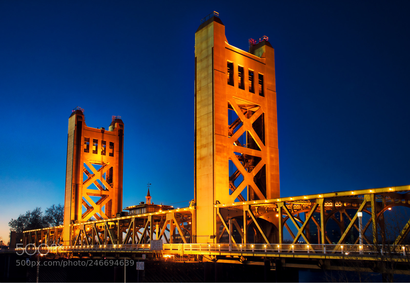 Sony a7 II sample photo. Sony 3733 bridge dusk photography