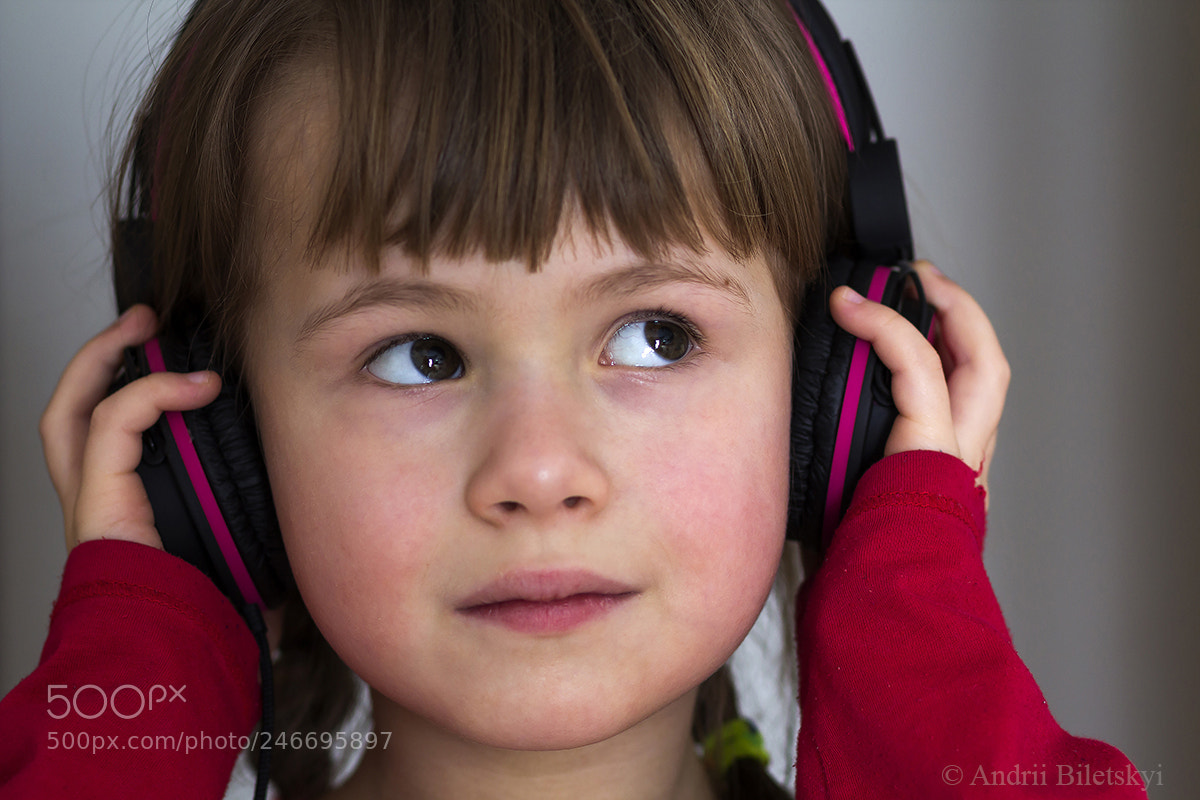 Canon EOS 60D sample photo. Listening photography