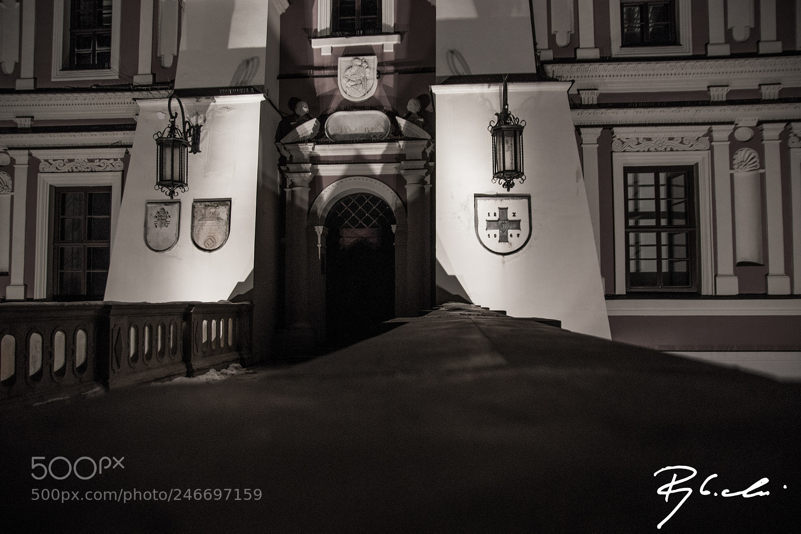 Sony Alpha DSLR-A350 sample photo. Town hall photography
