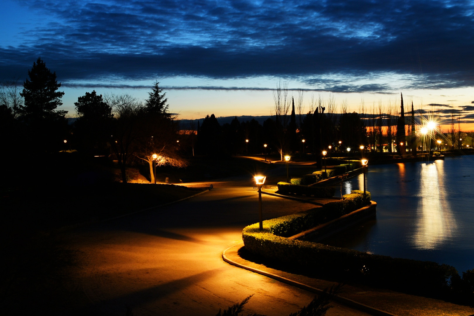 Nikon D5300 + Nikon AF-S DX Nikkor 35mm F1.8G sample photo. Parque juan carlos i. pinto photography