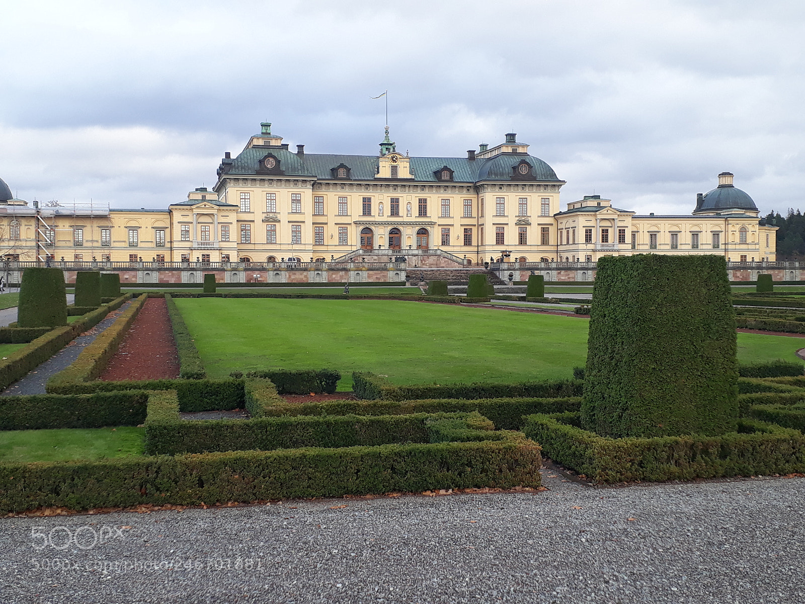 Samsung Galaxy A3(2017) sample photo. Drottningholm photography
