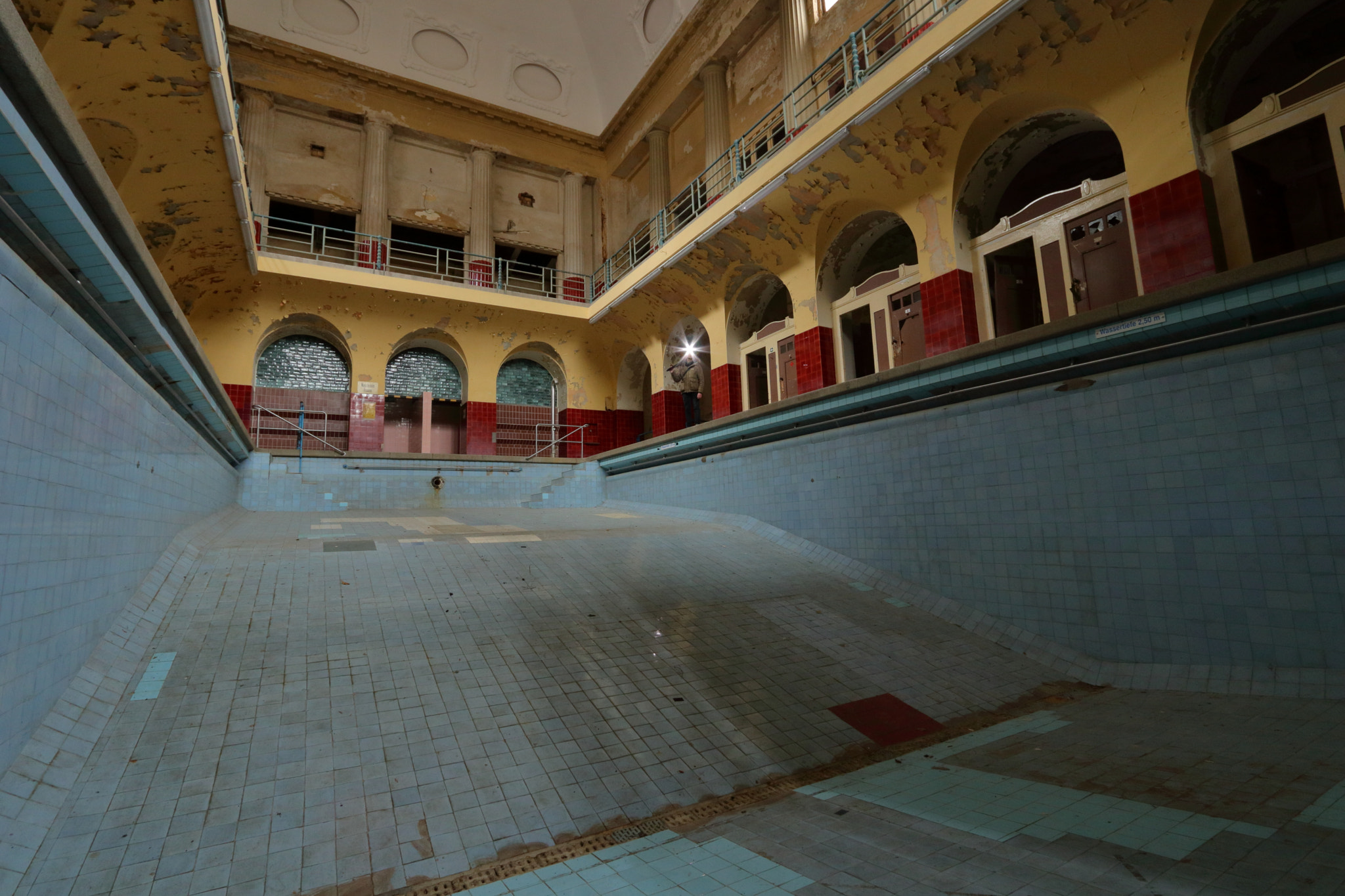 Canon EF-S 10-22mm F3.5-4.5 USM sample photo. Stadtbad leipzig photography