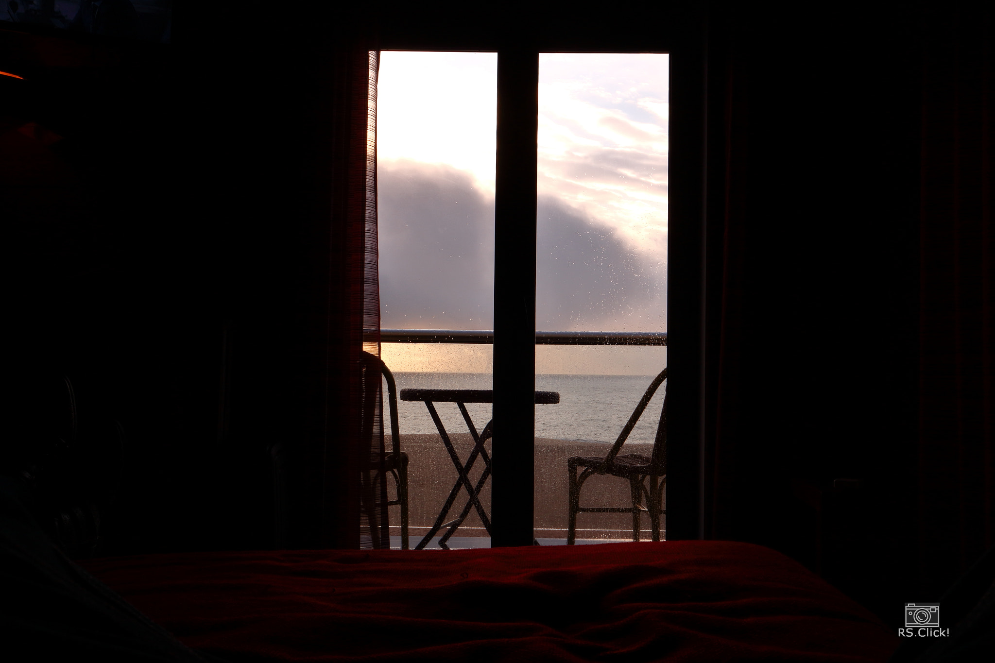 Canon EOS M10 sample photo. Hmm so warm inside :) photography