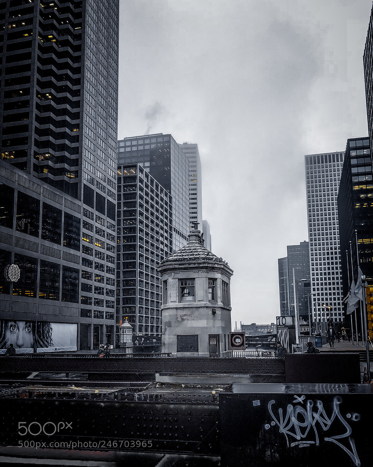 Apple iPhone X sample photo. Along the chicago river photography