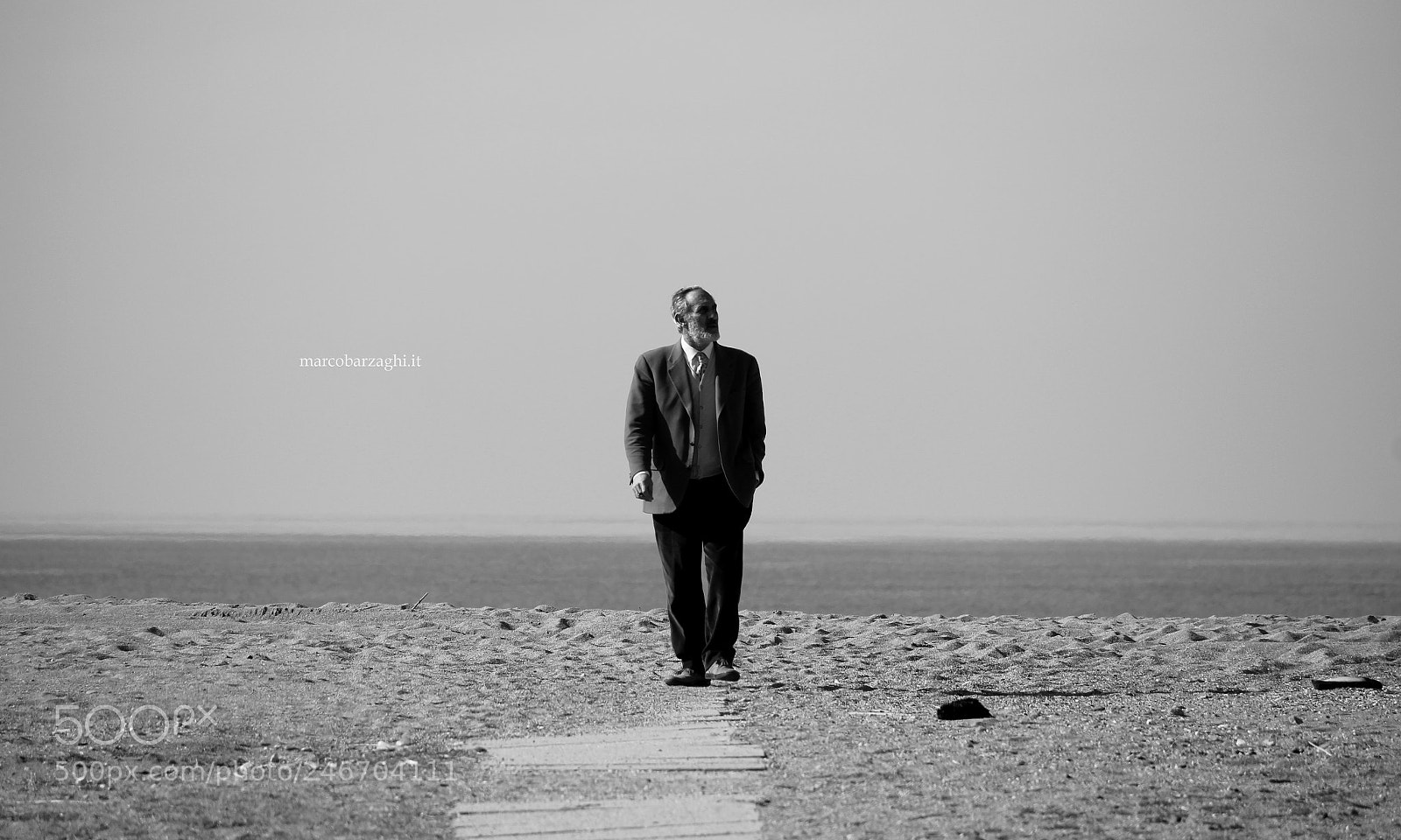 Canon EOS 600D (Rebel EOS T3i / EOS Kiss X5) sample photo. The man and the photography
