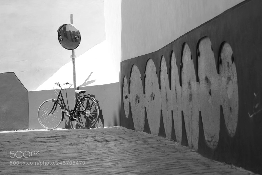 Canon EOS 550D (EOS Rebel T2i / EOS Kiss X4) sample photo. Rest in seville photography