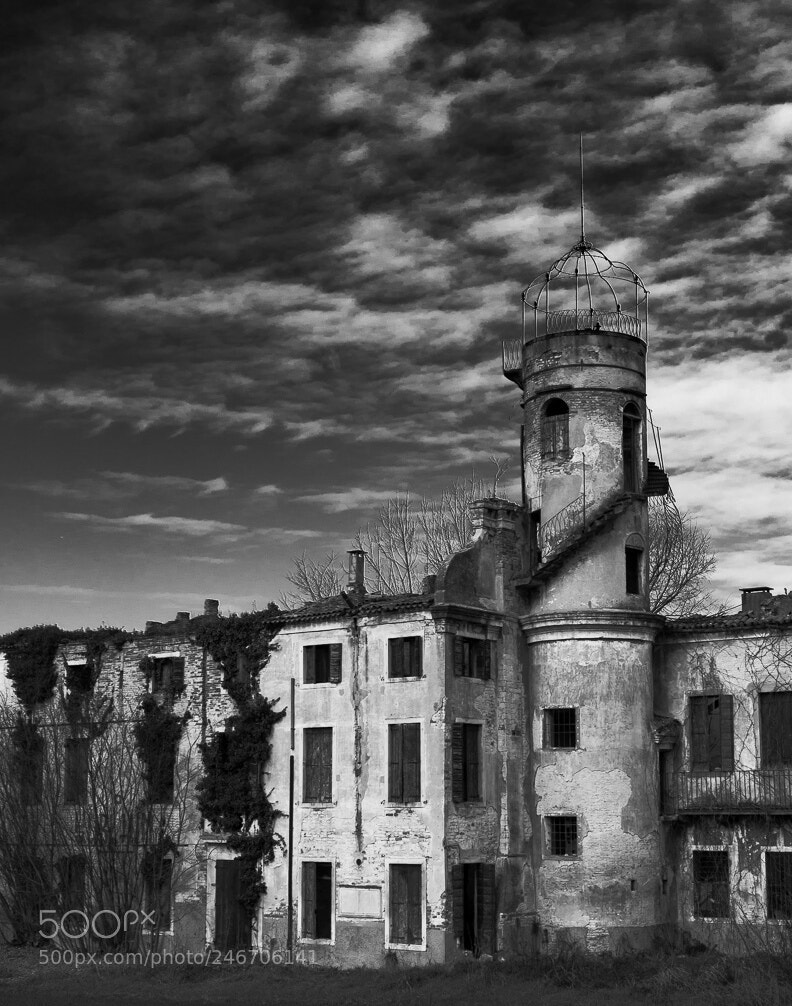 Sony Alpha NEX-5N sample photo. Ruin photography
