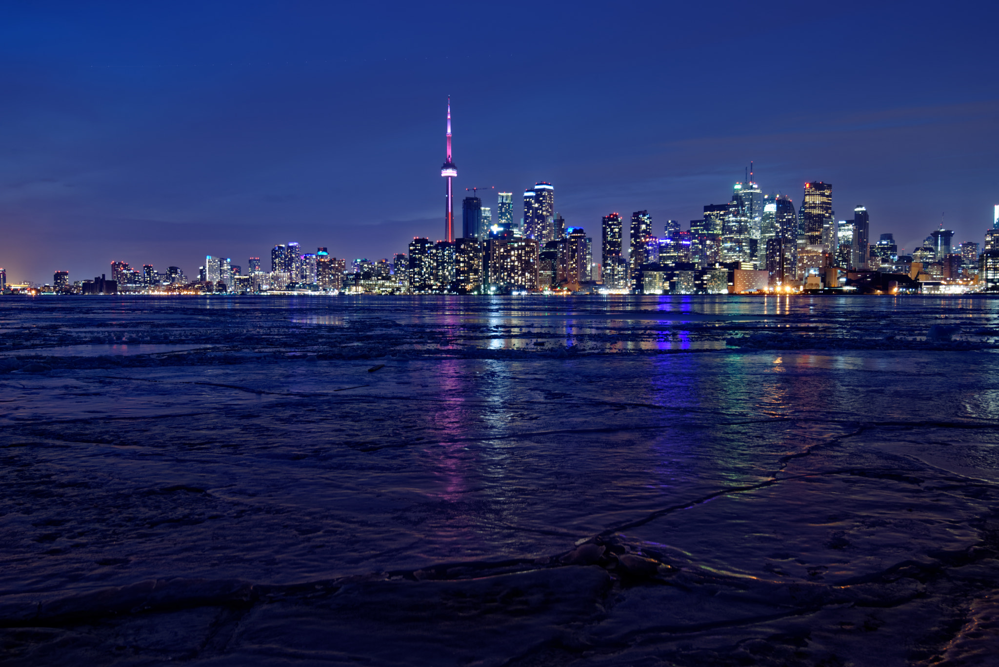 Nikon AF-S Nikkor 16-35mm F4G ED VR sample photo. Toronto on the rocks photography