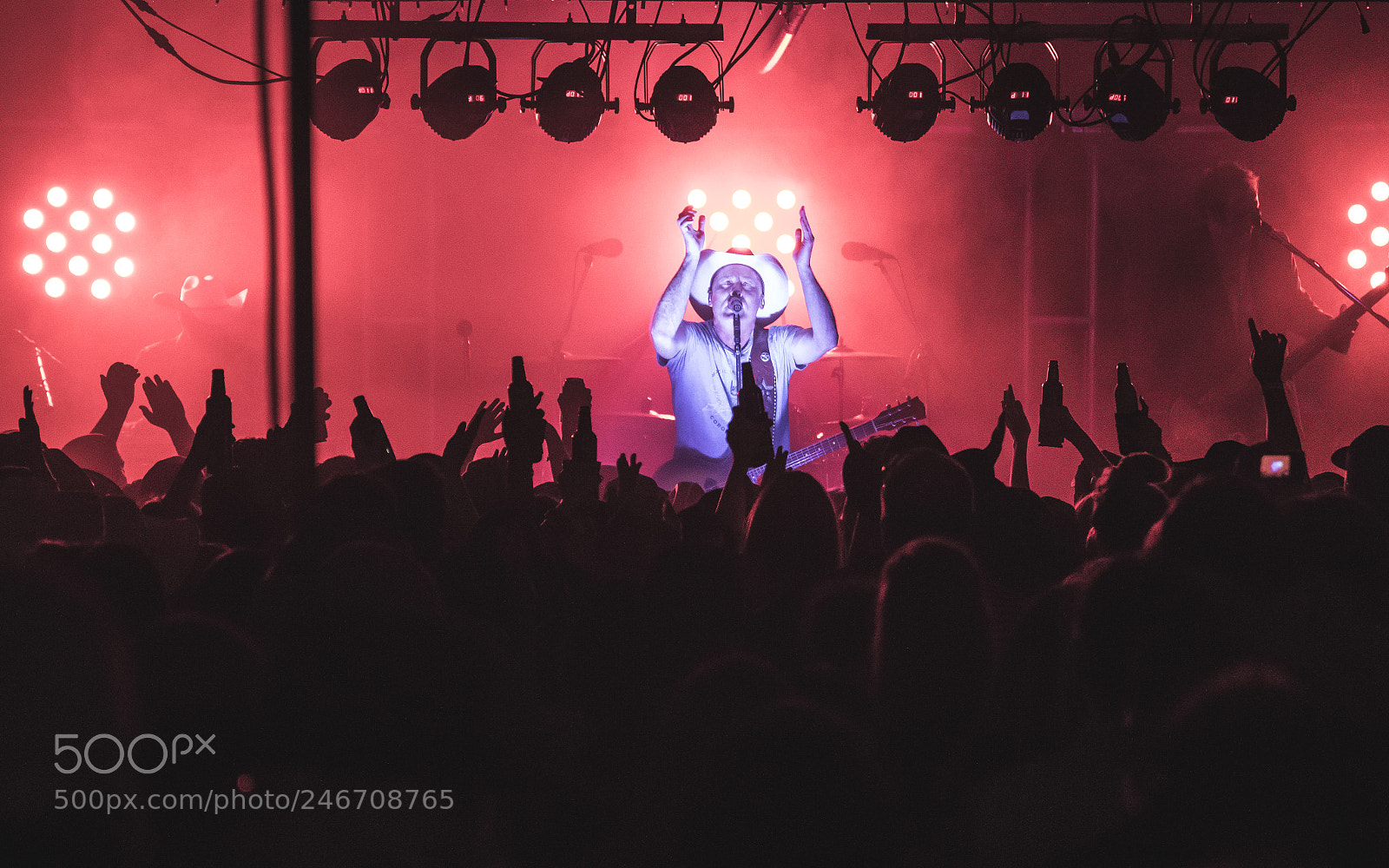 Canon EOS 7D Mark II sample photo. Kevin fowler performing in photography