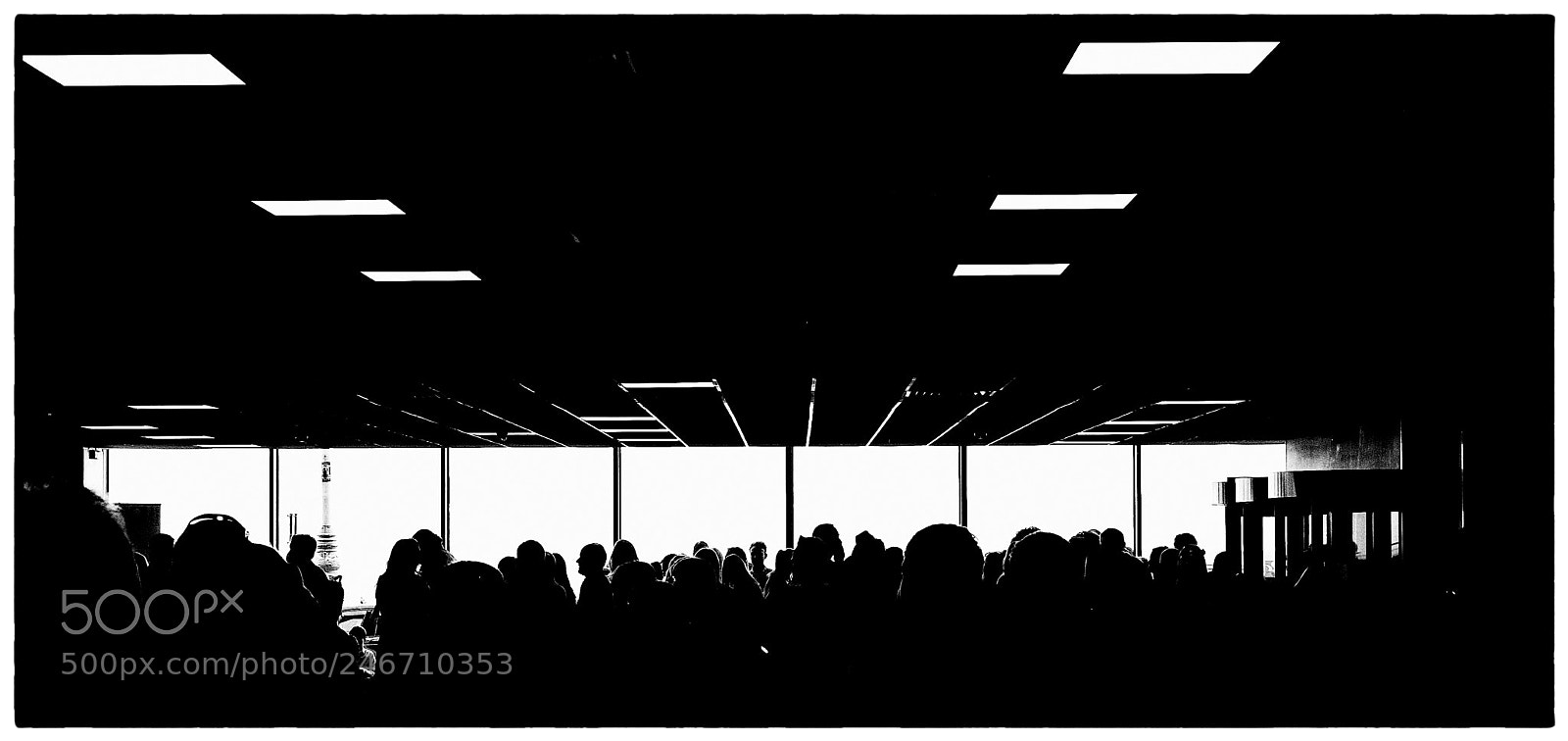 Fujifilm X-T1 sample photo. Contrasting crowd. photography